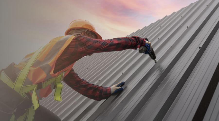 Professional gutter cleaning in Fellows, CA